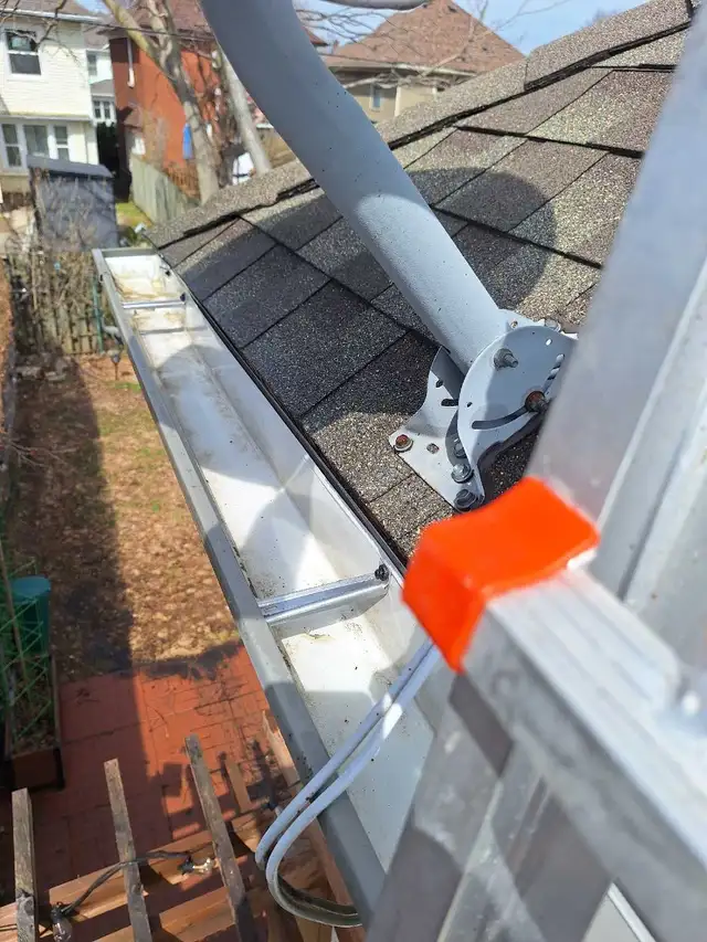 Gutter Cleaning - Photo 7