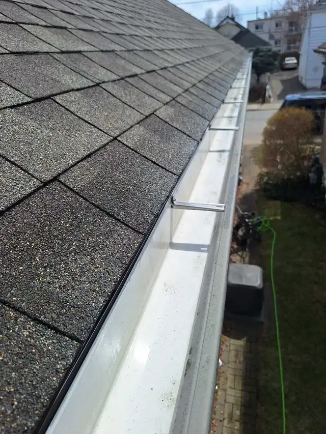 Gutter Cleaning - Photo 8
