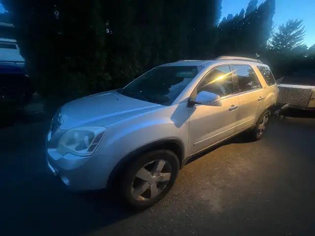 2011 GMC Acadia - Photo 9