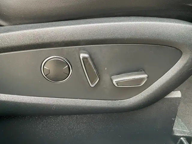 2016 Lincoln MKX RESERVE - LTHR! NAV! 360 CAM! BSM! PANO ROOF! - Photo 12