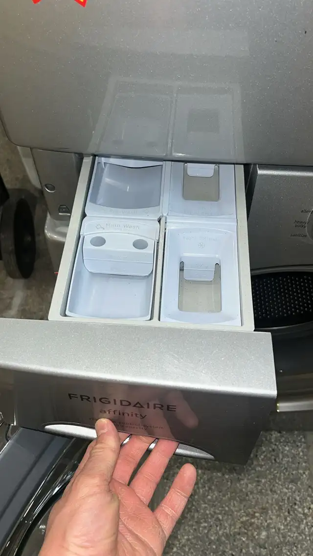 Frigidaire  27" Stackable Washer & Dryer Set Fully Tested - Photo 5