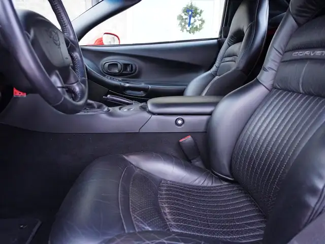2004 Chevrolet Corvette CONVERTIBLE 3LT, AUTO, LOADED, LOW KMS, - Photo 5