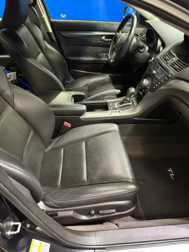 2012 Acura TL w/Tech Pkg AWD Luxury Sedan direct from BC - Photo 6