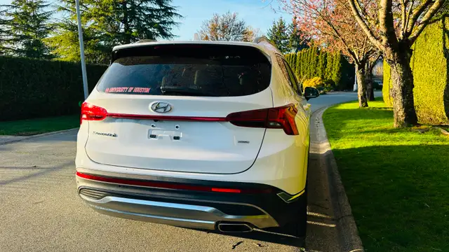 2023 Hyundai Santa Fe - Financing-Available - one owner - Photo 2