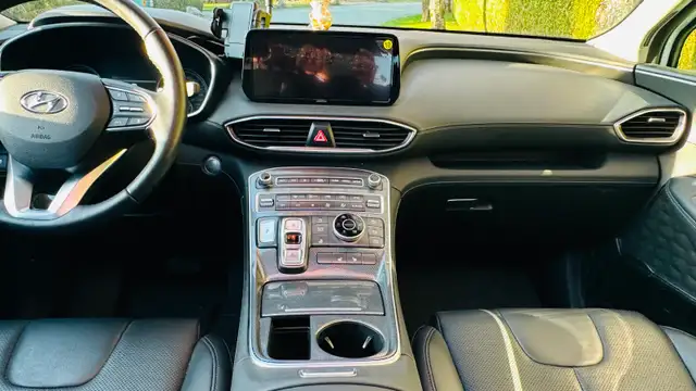 2023 Hyundai Santa Fe - Financing-Available - one owner - Photo 4
