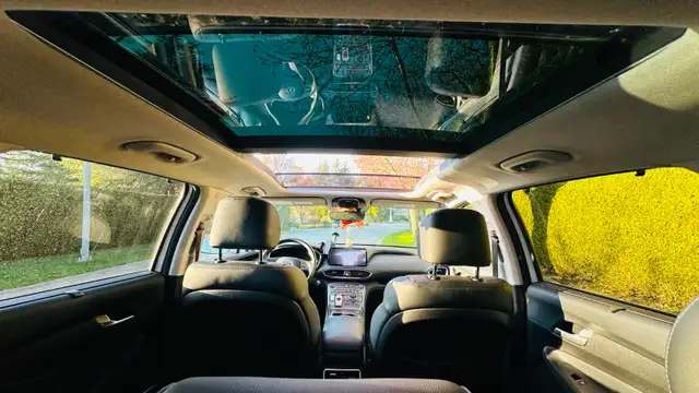 2023 Hyundai Santa Fe - Financing-Available - one owner - Photo 6