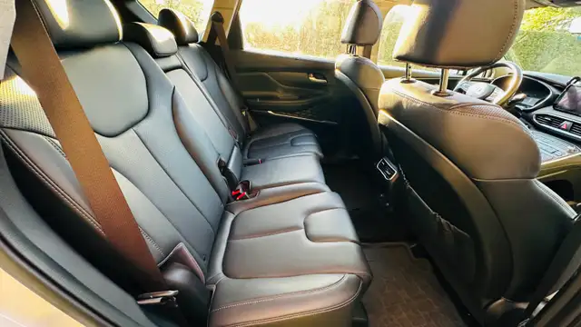 2023 Hyundai Santa Fe - Financing-Available - one owner - Photo 7