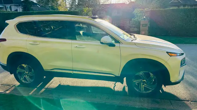 2023 Hyundai Santa Fe - Financing-Available - one owner - Photo 10