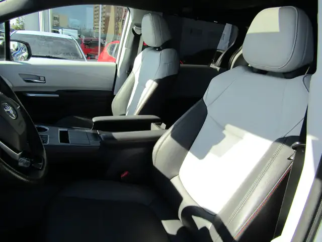 2022 Toyota Sienna XSE AWD Hybrid 7-Passenger / Leather / Navi / - Photo 16