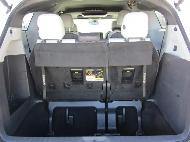 2022 Toyota Sienna XSE AWD Hybrid 7-Passenger / Leather / Navi / - Photo 28
