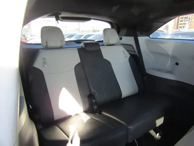 2022 Toyota Sienna XSE AWD Hybrid 7-Passenger / Leather / Navi / - Photo 31