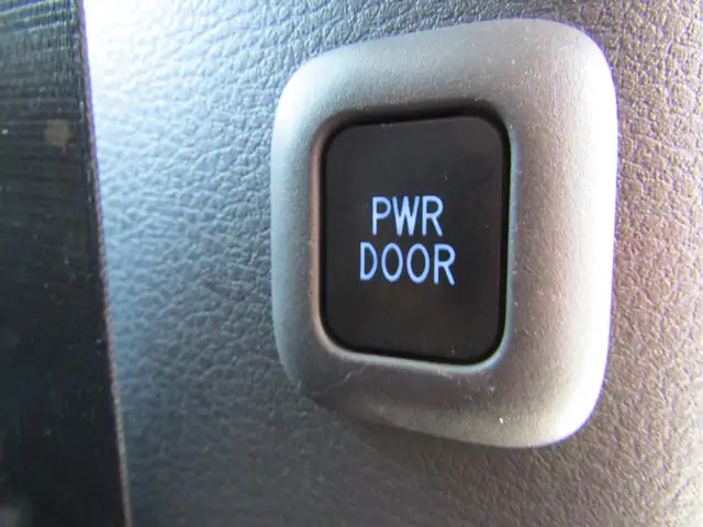 2022 Toyota Sienna XSE AWD Hybrid 7-Passenger / Leather / Navi / - Photo 32