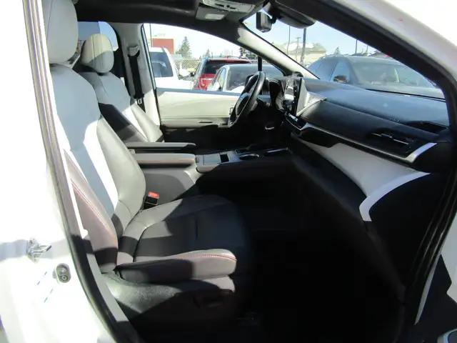 2022 Toyota Sienna XSE AWD Hybrid 7-Passenger / Leather / Navi / - Photo 33
