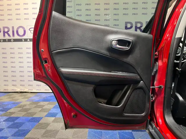 2019 Jeep Compass - Photo 16