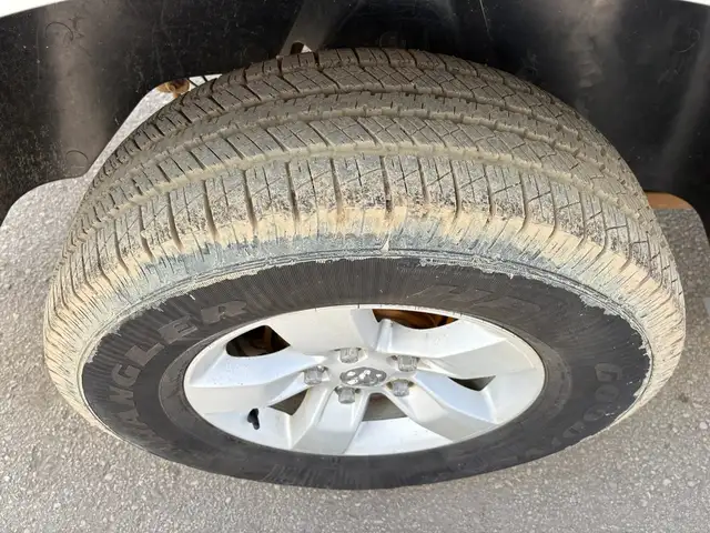 2018 Ram 1500 Crew Cab 4x4 SLT 5.7L - Rebuilt Title - Photo 10