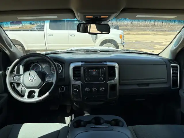 2018 Ram 1500 Crew Cab 4x4 SLT 5.7L - Rebuilt Title - Photo 11