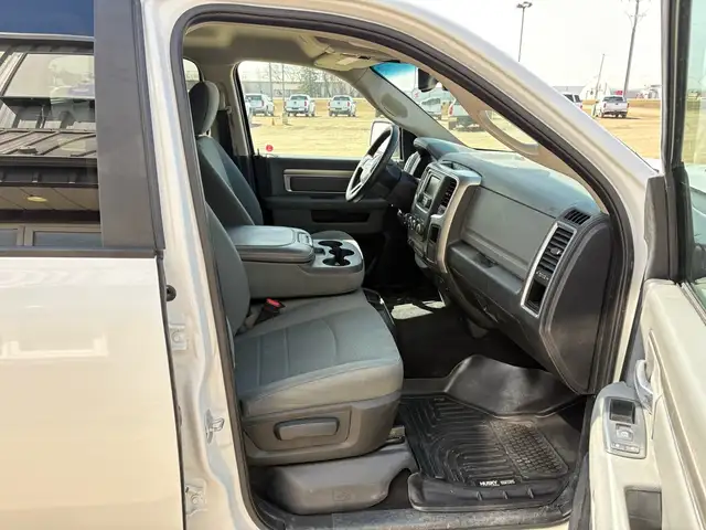 2018 Ram 1500 Crew Cab 4x4 SLT 5.7L - Rebuilt Title - Photo 14