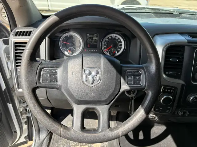 2018 Ram 1500 Crew Cab 4x4 SLT 5.7L - Rebuilt Title - Photo 17