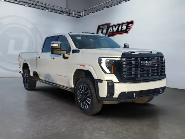 2026 GMC Sierra 3500HD - Photo 3
