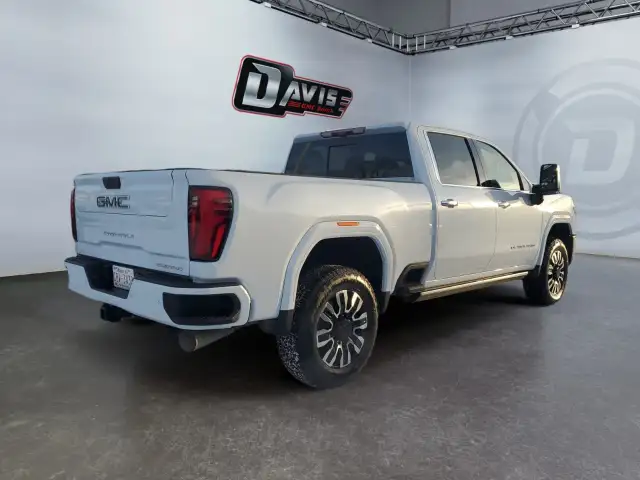 2026 GMC Sierra 3500HD - Photo 5