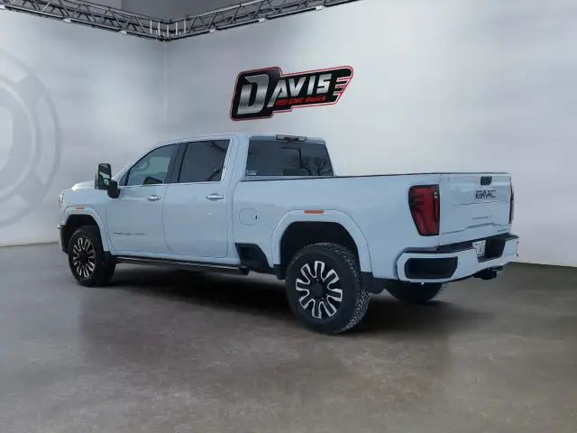 2026 GMC Sierra 3500HD - Photo 8