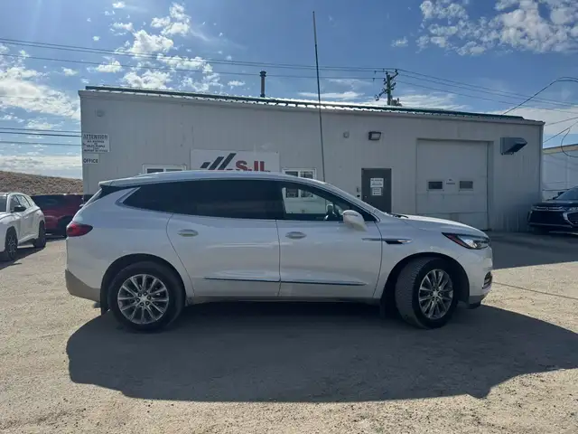 2018 Buick Enclave Essence - Photo 2