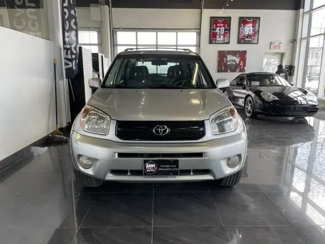 2004 Toyota RAV4 - Photo 2