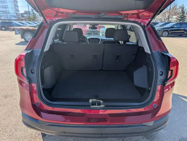2024 GMC Terrain SLE - Photo 6