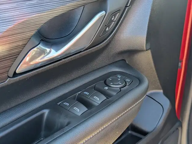 2024 GMC Terrain SLE - Photo 17