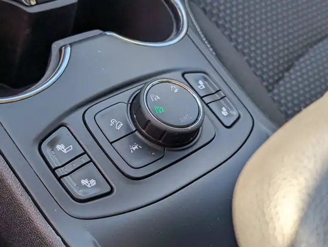 2024 GMC Terrain SLE - Photo 30