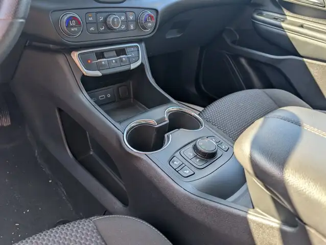 2024 GMC Terrain SLE - Photo 31