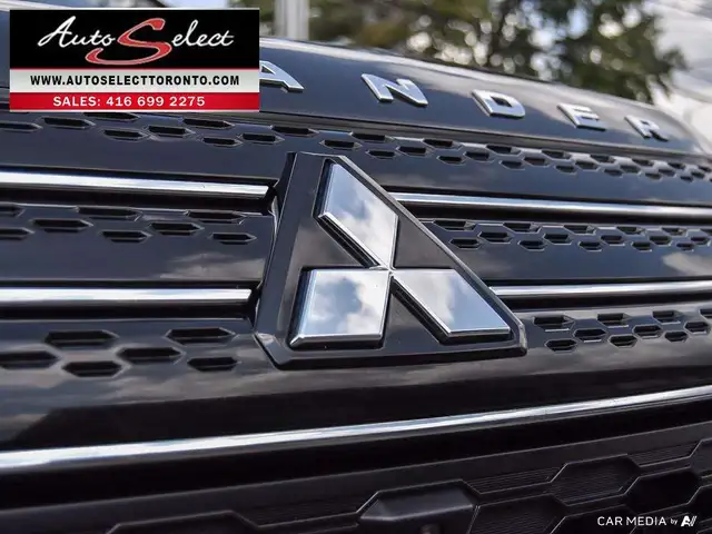 2022 Mitsubishi Outlander SEL AWD - 7 Seater - Leather - Roof... - Photo 9