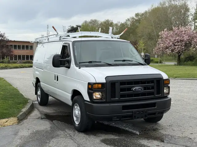 2008 Ford Econoline E-250 Cargo Van with Roof Rack - Photo 2