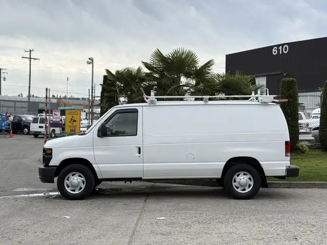 2008 Ford Econoline E-250 Cargo Van with Roof Rack - Photo 6
