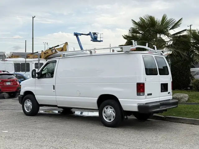 2008 Ford Econoline E-250 Cargo Van with Roof Rack - Photo 7
