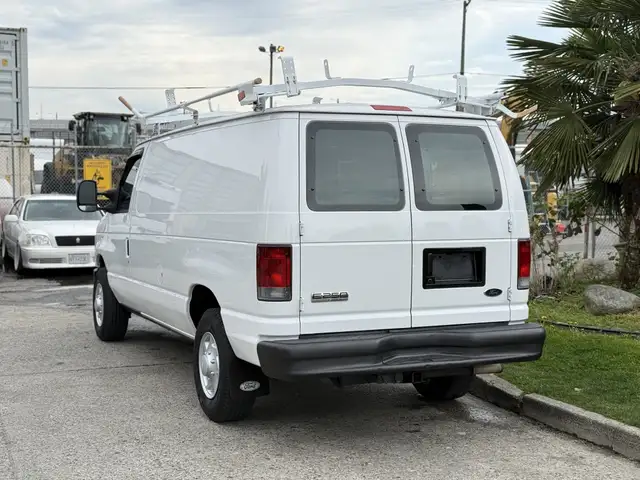 2008 Ford Econoline E-250 Cargo Van with Roof Rack - Photo 8