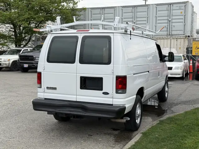 2008 Ford Econoline E-250 Cargo Van with Roof Rack - Photo 10