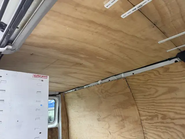 2008 Ford Econoline E-250 Cargo Van with Roof Rack - Photo 15