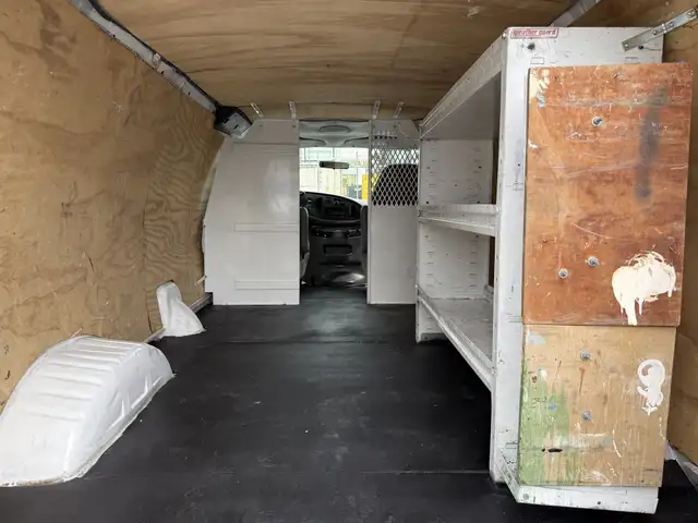 2008 Ford Econoline E-250 Cargo Van with Roof Rack - Photo 16