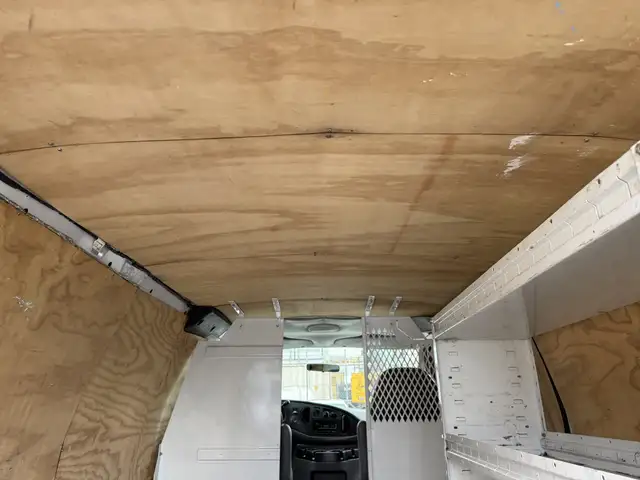 2008 Ford Econoline E-250 Cargo Van with Roof Rack - Photo 19