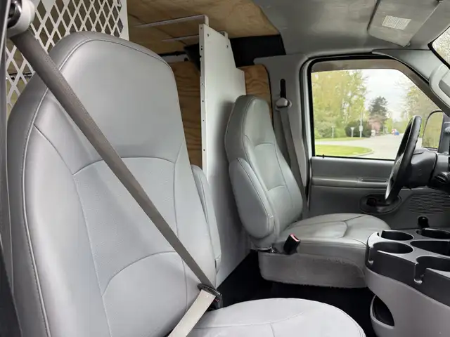 2008 Ford Econoline E-250 Cargo Van with Roof Rack - Photo 21