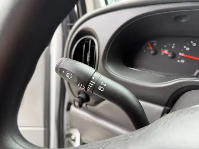 2008 Ford Econoline E-250 Cargo Van with Roof Rack - Photo 27