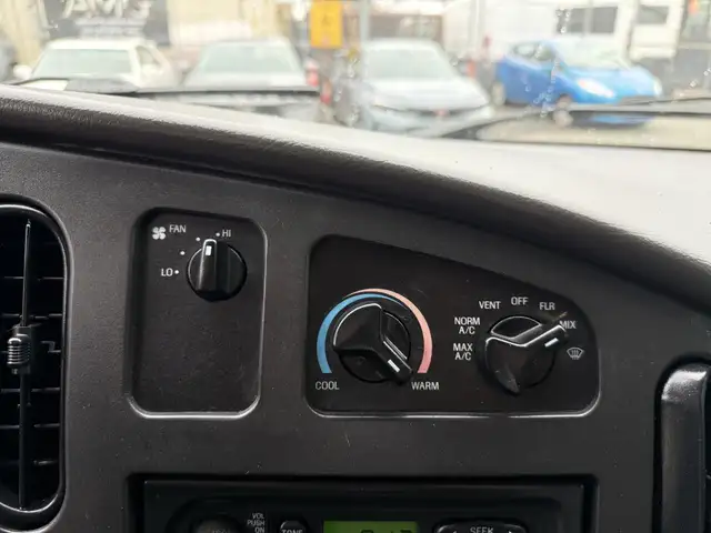 2008 Ford Econoline E-250 Cargo Van with Roof Rack - Photo 29