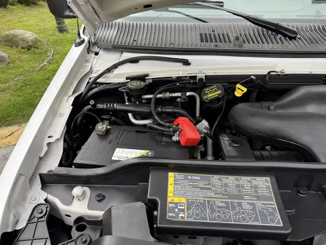 2008 Ford Econoline E-250 Cargo Van with Roof Rack - Photo 33