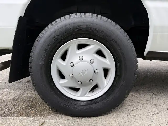 2008 Ford Econoline E-250 Cargo Van with Roof Rack - Photo 37