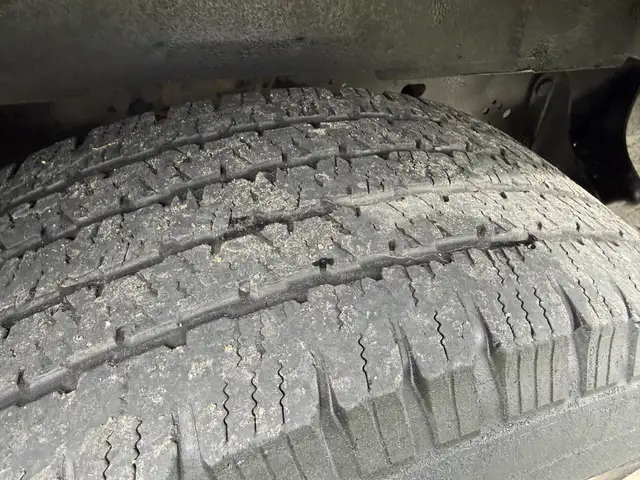 2008 Ford Econoline E-250 Cargo Van with Roof Rack - Photo 38