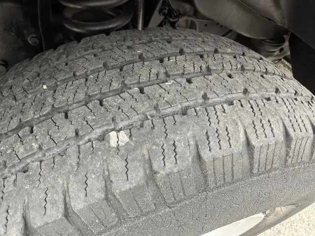 2008 Ford Econoline E-250 Cargo Van with Roof Rack - Photo 42