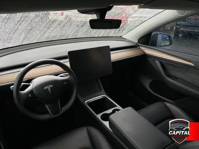 2024 Tesla Model Y Long Range - Photo 10