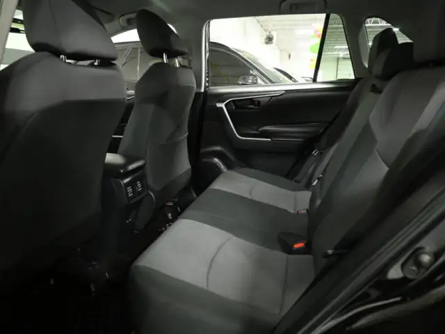 2024 Toyota RAV4 LE No Accident Radar Cruise Lane Assist Blind S - Photo 22