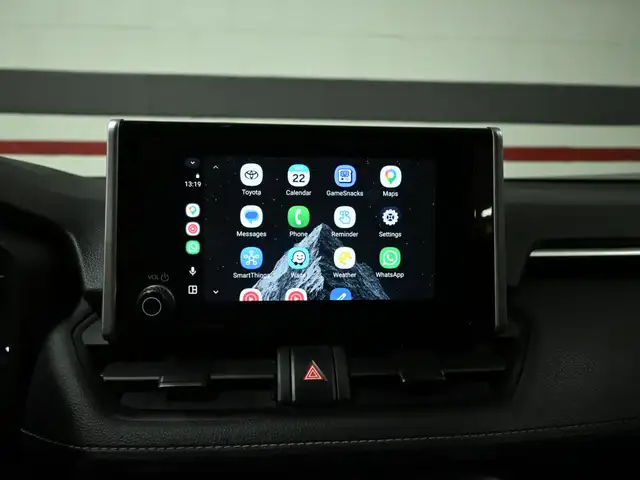 2024 Toyota RAV4 LE No Accident Radar Cruise Lane Assist Blind S - Photo 17